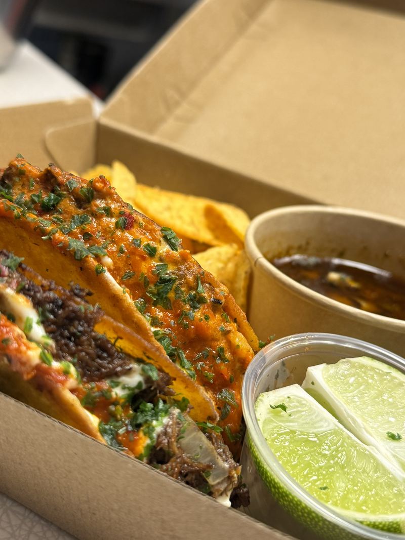 Birria tacos hos TacO's